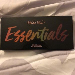 Violet Voss-Essentials Pallet